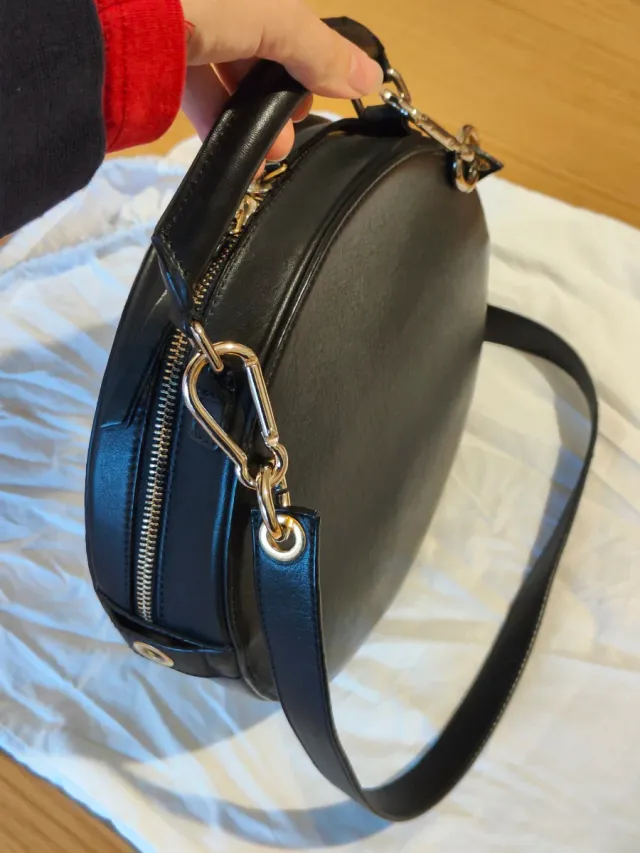 Borsa rotonda in pelle & Other Stories