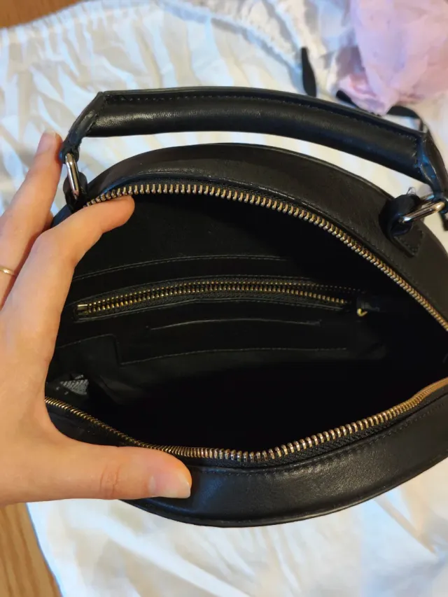 Borsa rotonda in pelle & Other Stories