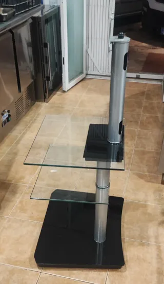 Exhibidor con ruedas y baldas de cristal