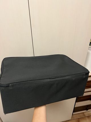 Contenitore Ikea nero con cerniera