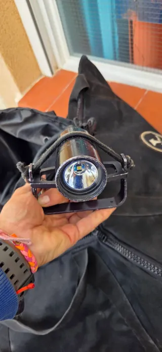 Linterna profesional de buceo 4700 lúm.....