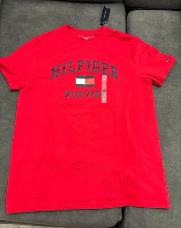 Camiseta Tommy Hilfiger + regalo