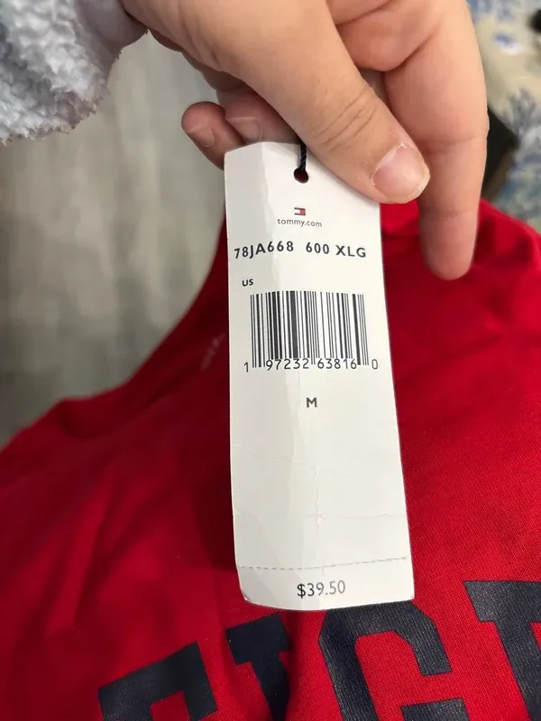 Camiseta Tommy Hilfiger + regalo