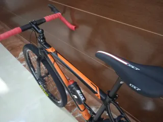 KTM ULTRA RACE DE GRAVEL