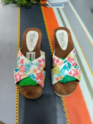 Sandalias P. LUCHE verano floreadas talla 38