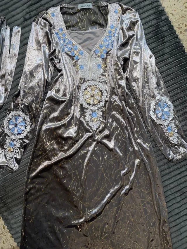 Vestido plateado terciopelo