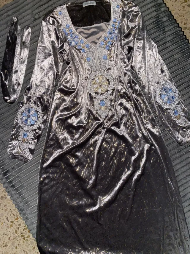 Vestido plateado terciopelo