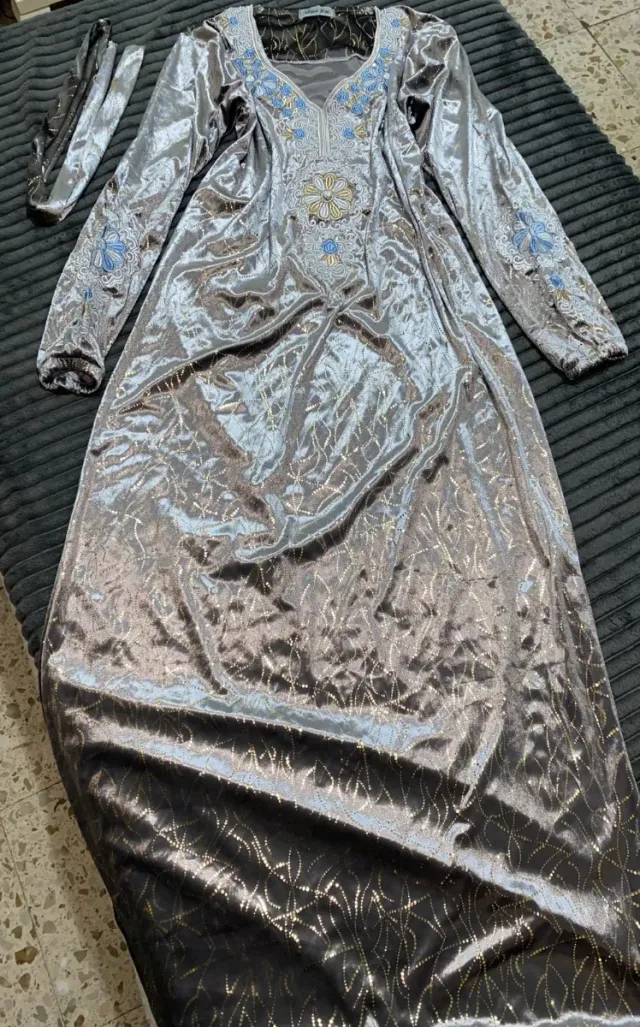 Vestido plateado terciopelo