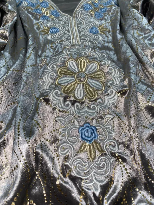 Vestido plateado terciopelo