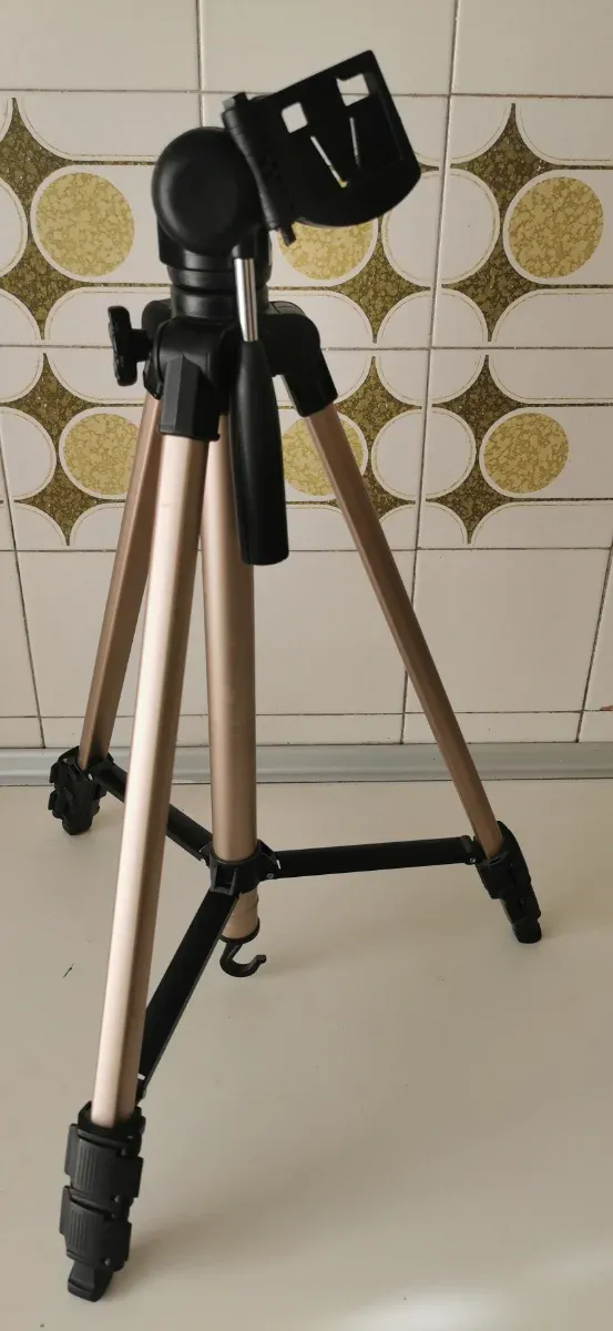 Trípode para fotos y vídeos
