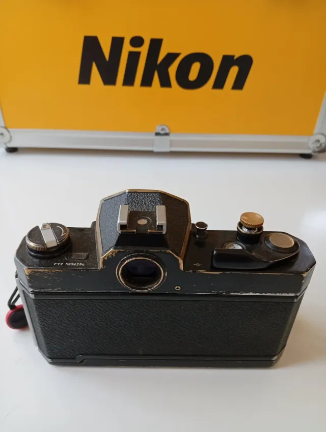 Nikkormat FT2 + Sigma 28mm Macro F/2.8