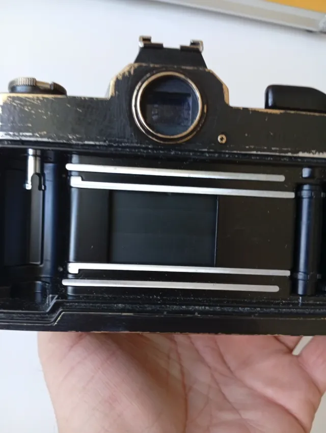 Nikkormat FT2 + Sigma 28mm Macro F/2.8