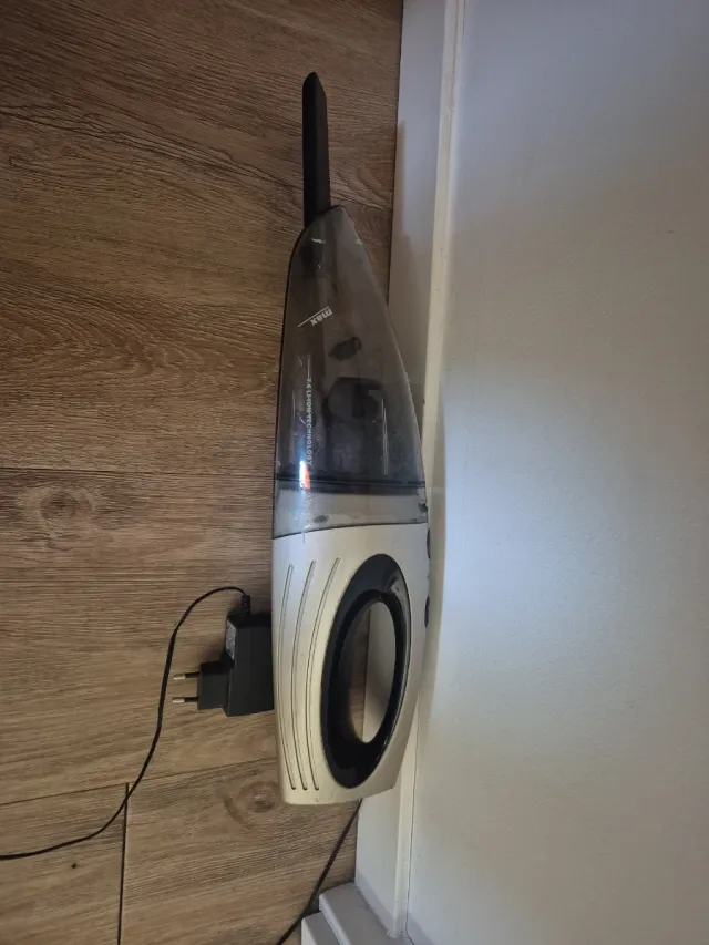 Aspiradora de mano recargable