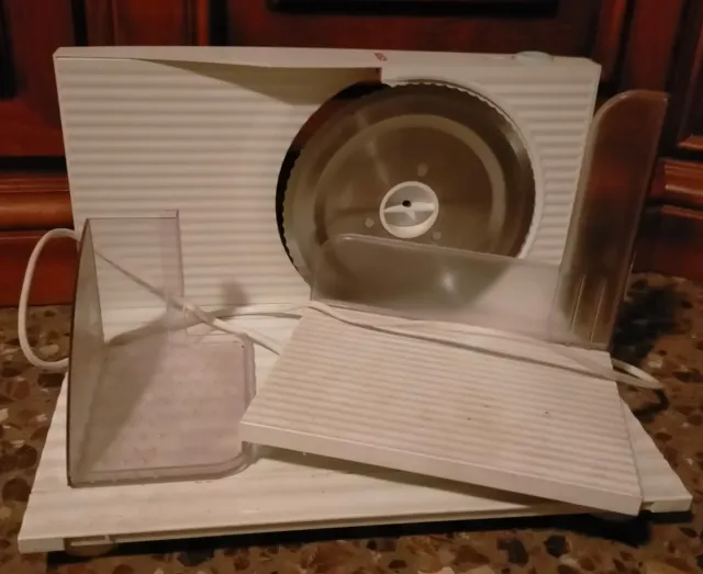 Cortafiambres Eléctrico Blanco Marca bosh