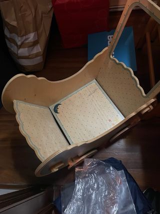 Carrellino bambole in legno