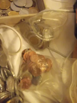 Lotto di monete miste vendo ne posseggo moltissime