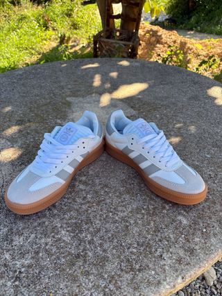 Zapatillas Adidas Samba Beige y Blanco