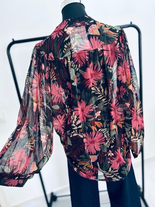 Camisa oversize flores