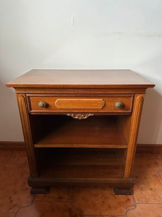 Coppia comodini classici in legno