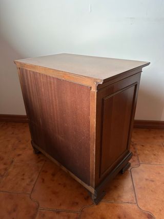 Coppia comodini classici in legno