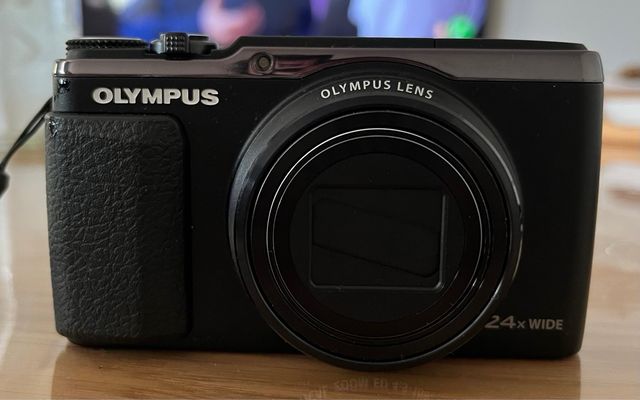 Cámara Olympus Stylus SH60 Negra/Plateada