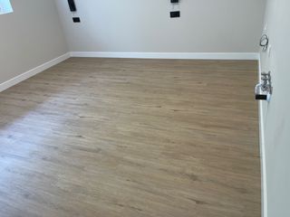 Montador de tarima y rodapié