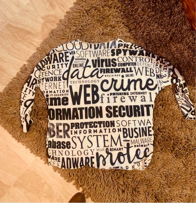 Camiseta manga al codo estampada chica