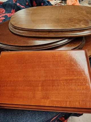 Peanas madera redondas y cuadradas