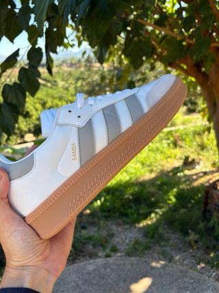 Zapatillas Adidas Samba Beige y Blancas