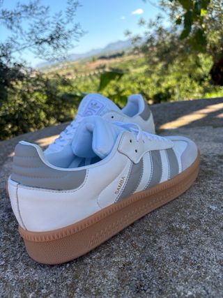 Zapatillas Adidas Samba Beige y Blancas