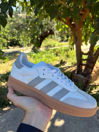 Zapatillas Adidas Samba Beige y Blancas
