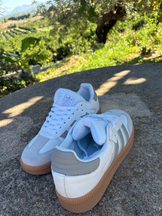 Zapatillas Adidas Samba Beige y Blancas