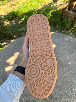 Zapatillas Adidas Samba Beige y Blancas