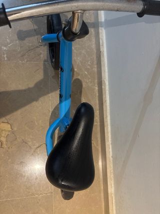 Bicicleta de equilibrio azul Hurricane