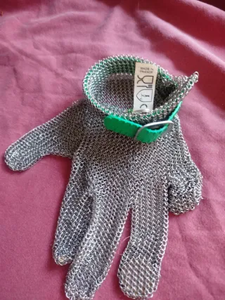 Guantes de malla de acero y verde