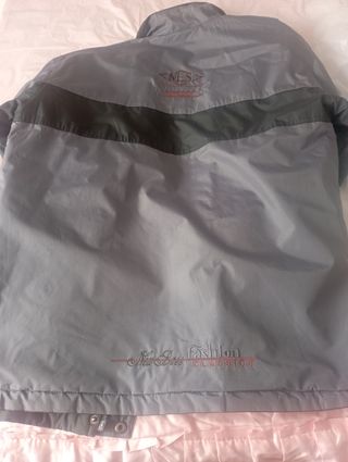 Anorak hombre gris y negro