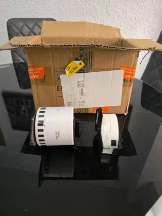 Impresora de etiquetas BrotherQL-700 + 9 repuestos