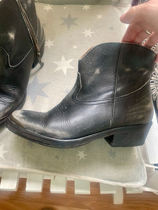 Botines de piel negros y grises