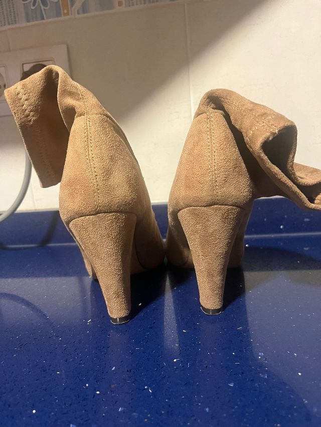 Botines ante tacón marrón