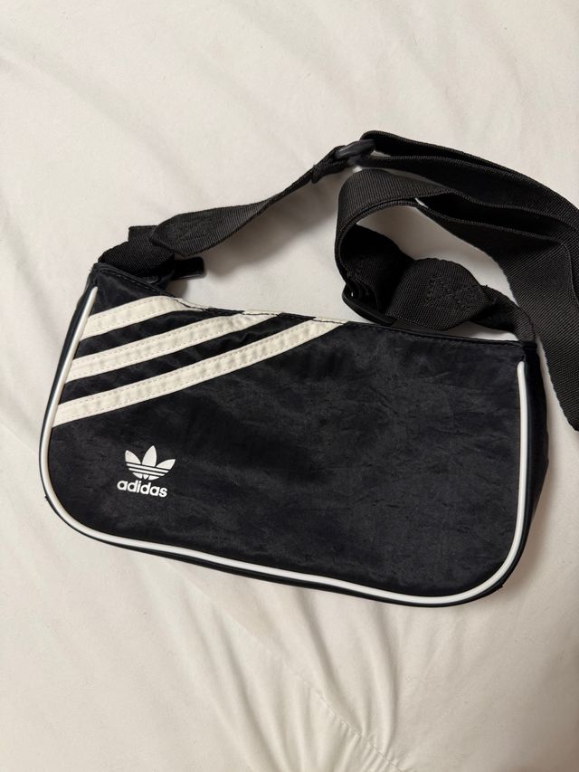 Bolso Adidas Negro y Blanco