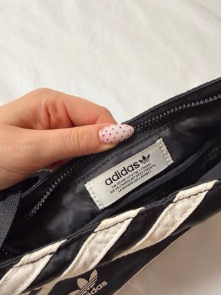 Bolso Adidas Negro y Blanco