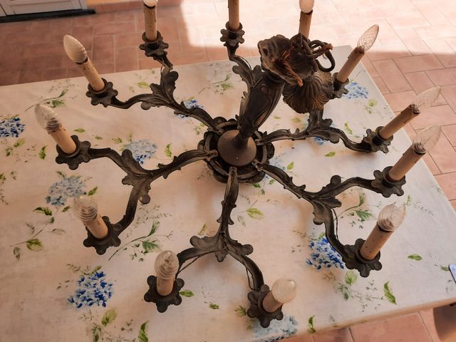 Lampadario in ottone con dettagli dorati