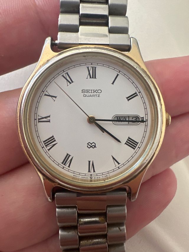 Reloj Seiko Quartz Vintage Dorado y Acero