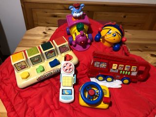 Lotto giochi bimbi: trenino, ape, auto, telefono