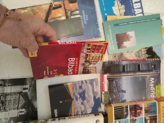 Lote de guías de todas 10€. Bilbao, Madrid, Castil