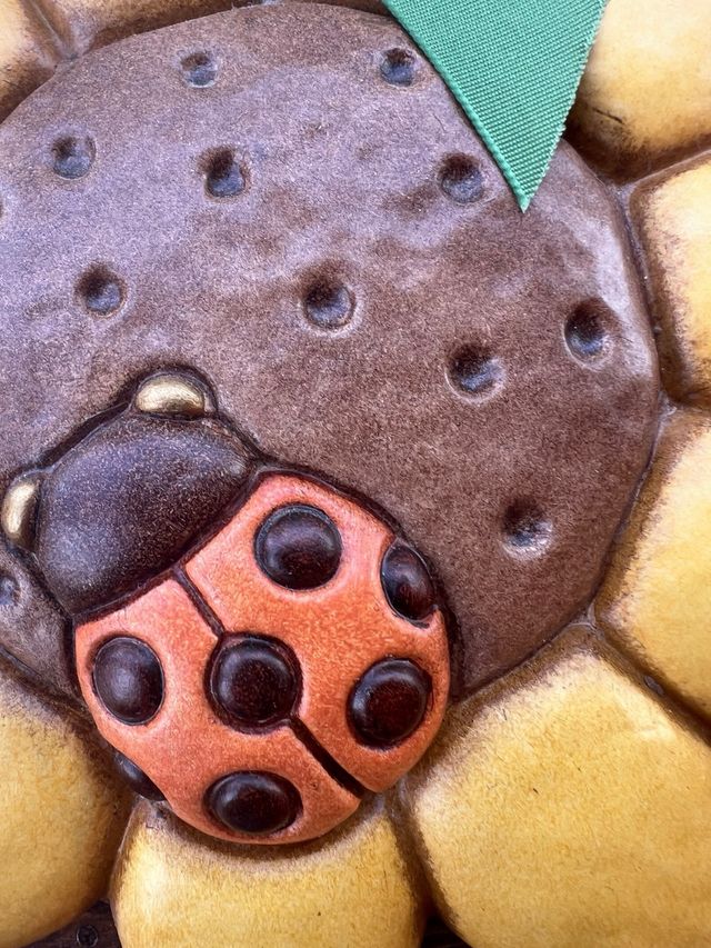 Formella Girasole Thun con coccinella portafortuna