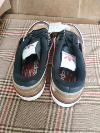 Zapatillas Adidas Talla 41 1/3 Nuevas