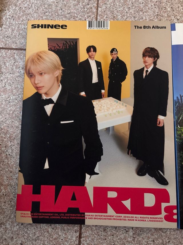 SHINee HARD 8th Album Photobook