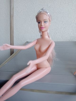 2 Barbie bambole nude con capelli biondi