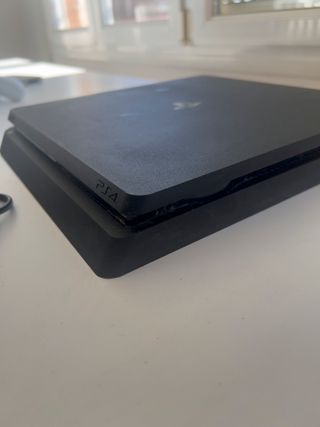 Play Station 4 Slim + 2 mandos